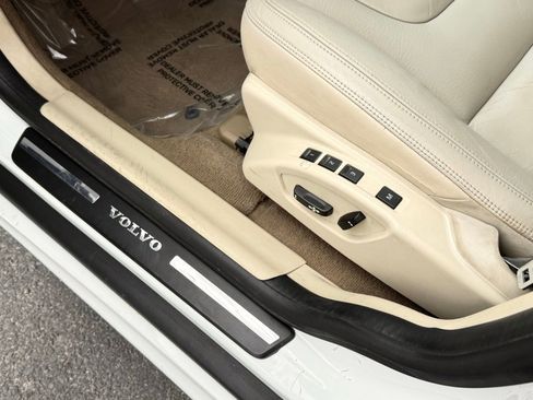 Used 2014 Volvo XC60 3.2 AWD/4WD image 16