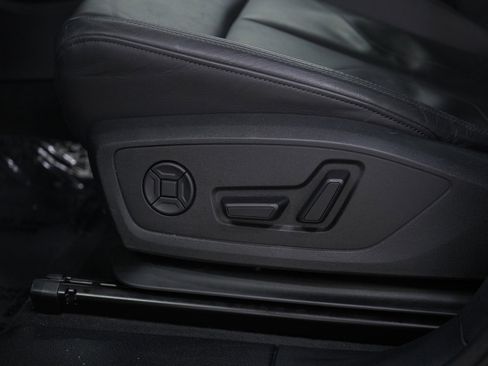 Used 2025 Audi Q3 2.0T Premium image 28