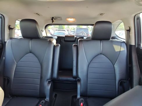 Used 2021 Toyota Highlander XLE AWD/4WD image 10