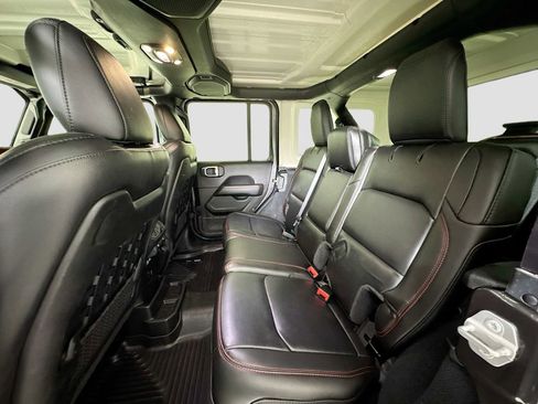 Used 2022 Jeep Wrangler Unlimited Rubicon image 16