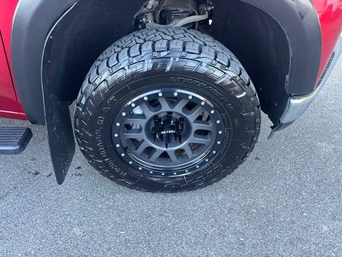 Used 2021 Chevrolet Silverado 1500 LT AWD/4WD image 41
