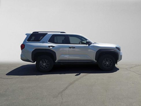 Certified 2026 Toyota 4Runner SR5 AWD/4WD image 2