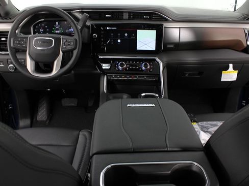 New 2026 GMC Sierra 2500 Denali w/ Denali Reserve Package AWD/4WD image 13