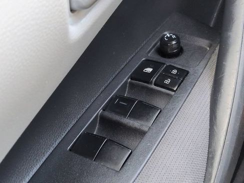 Used 2020 Toyota Corolla LE FWD image 21