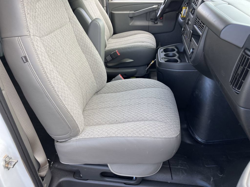 New 2025 GMC Savana 2500 Extended w/ Driver Convenience Package RWD image 28