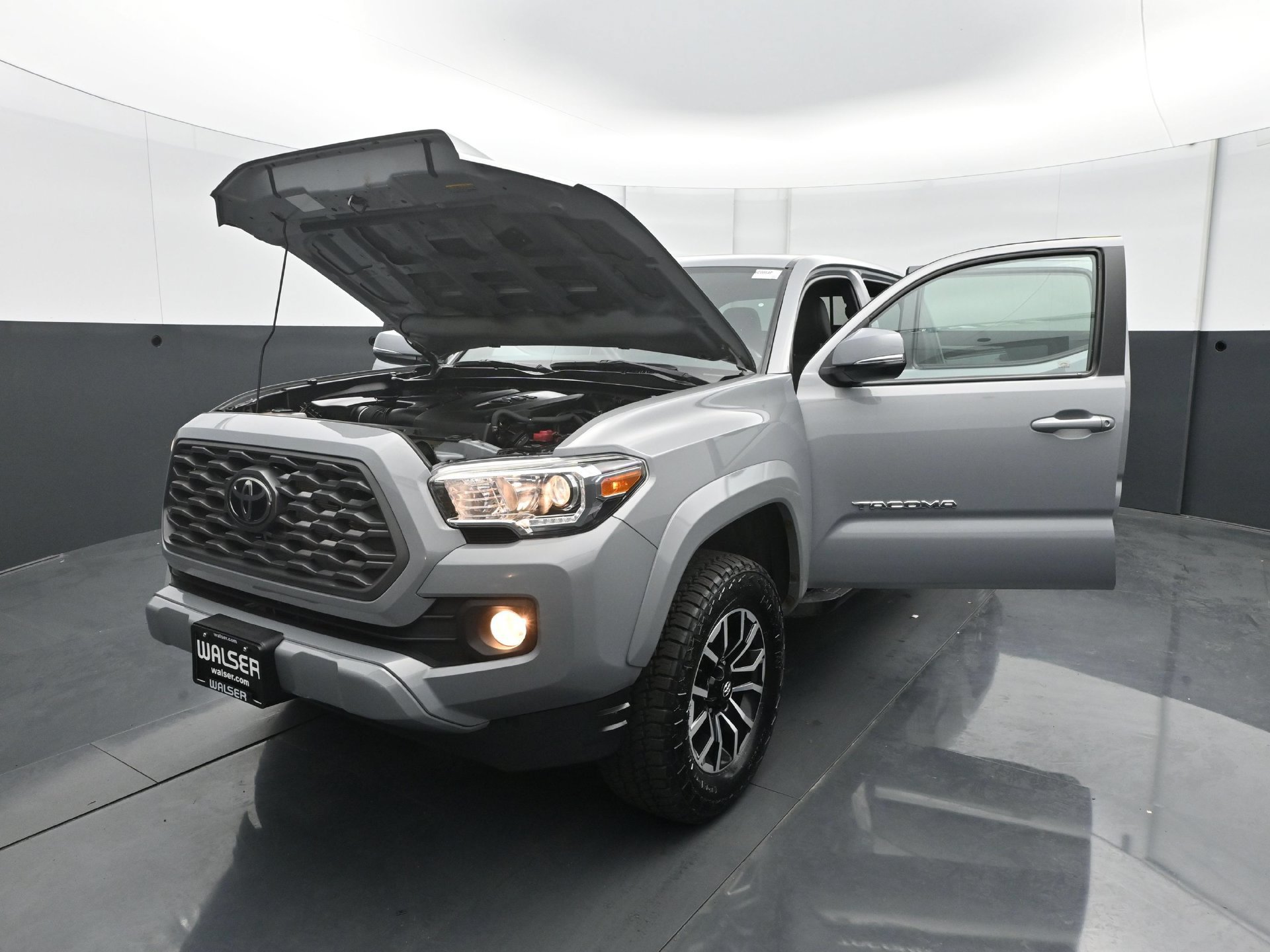 Used 2020 Toyota Tacoma TRD Sport AWD/4WD image 29