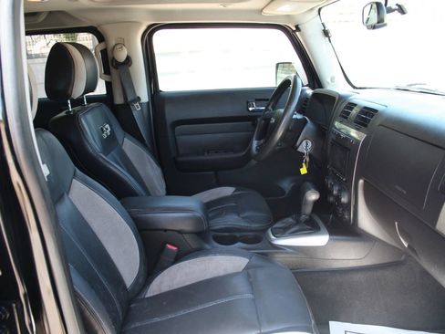 Used 2007 HUMMER H3 w/ Chrome Appearance Package AWD/4WD image 9