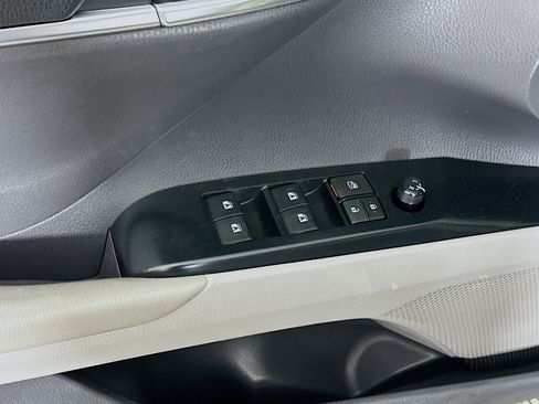 Used 2020 Toyota Camry LE w/ Convenience Package FWD image 15