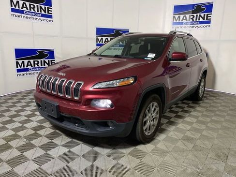 Used 2017 Jeep Cherokee Latitude w/ True North Edition AWD/4WD image 14