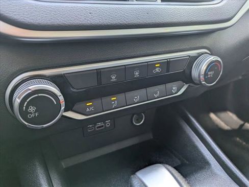 Used 2019 Nissan Altima 2.5 S FWD image 11