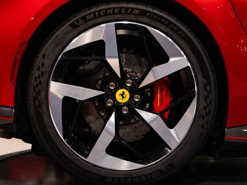 Certified 2025 Ferrari 12Cilindri RWD image 13