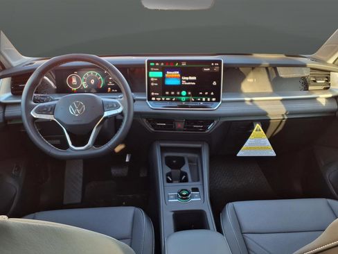 New 2026 Volkswagen Tiguan SE AWD/4WD image 40