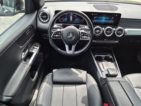 Used 2022 Mercedes-Benz GLB 250 w/ Premium Package Lite image 12