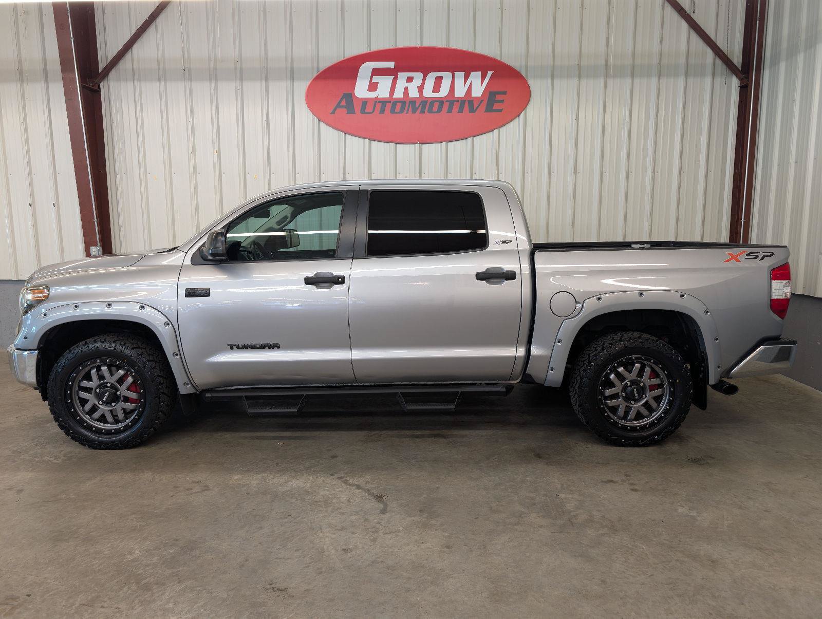 Used 2018 Toyota Tundra SR5 w/ SR5 Upgrade Package AWD/4WD image 12