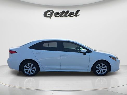Used 2025 Toyota Corolla LE FWD image 4