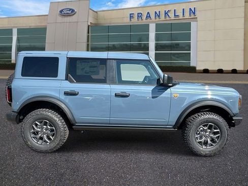 New 2025 Ford Bronco Badlands AWD/4WD image 8