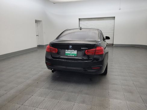 Used 2018 BMW 320i Sedan RWD image 7