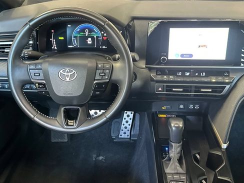 Used 2025 Toyota Camry SE FWD image 14