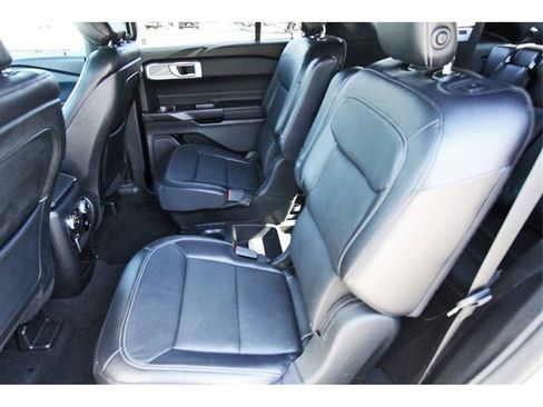 Used 2020 Ford Explorer Limited image 9