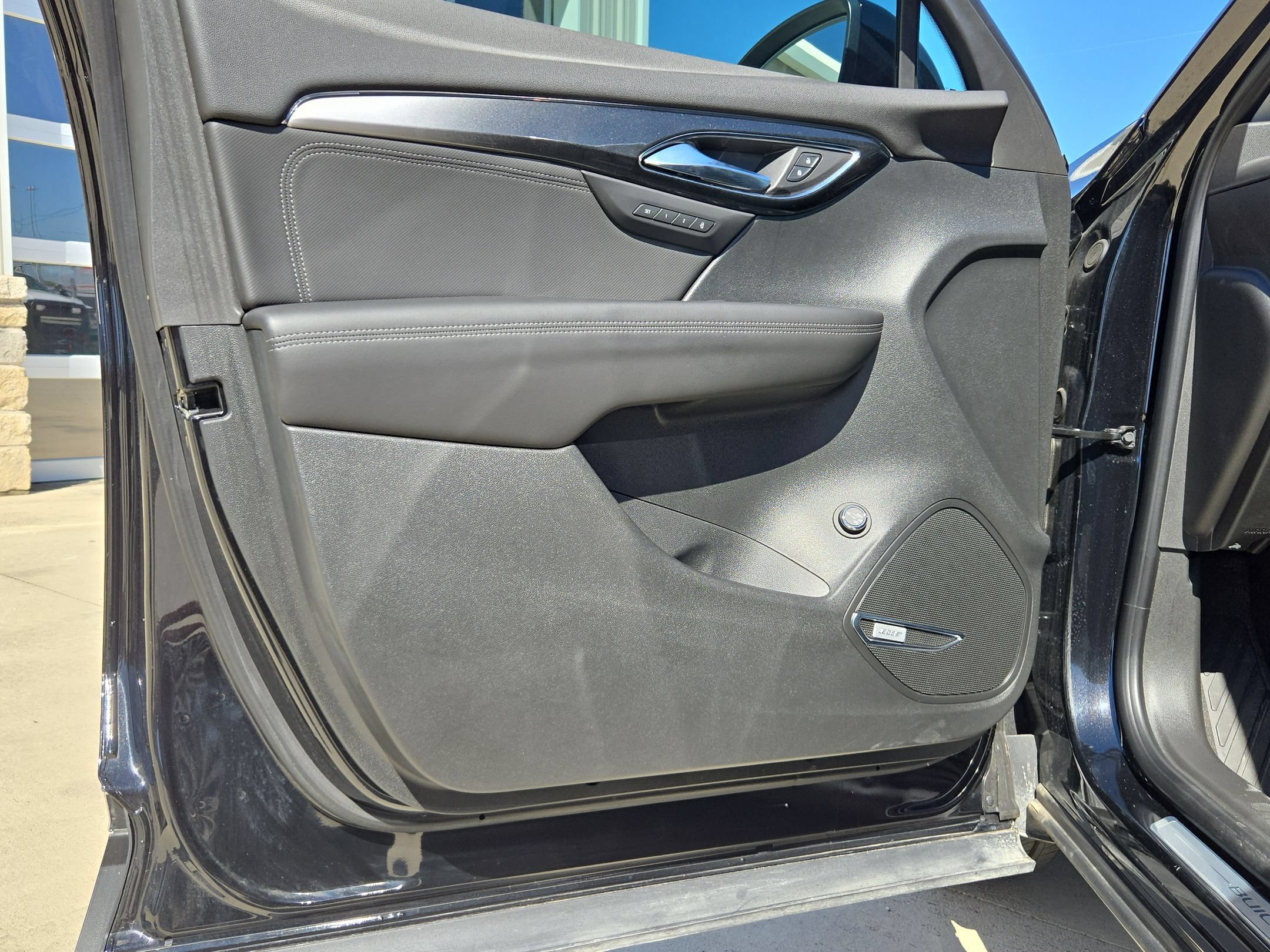 Used 2025 Buick Envision Preferred AWD/4WD image 11