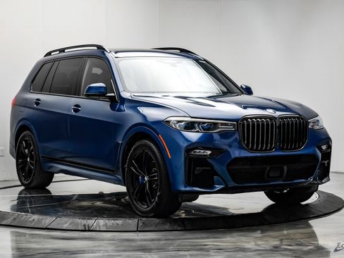 Used 2022 BMW X7 M50i w/ Dynamic Handling Package AWD/4WD image 21