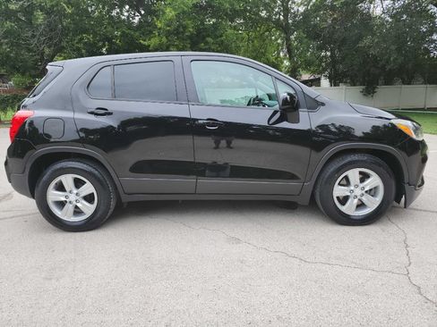 Used 2020 Chevrolet Trax LS w/ Tint and Cruise Package FWD image 13