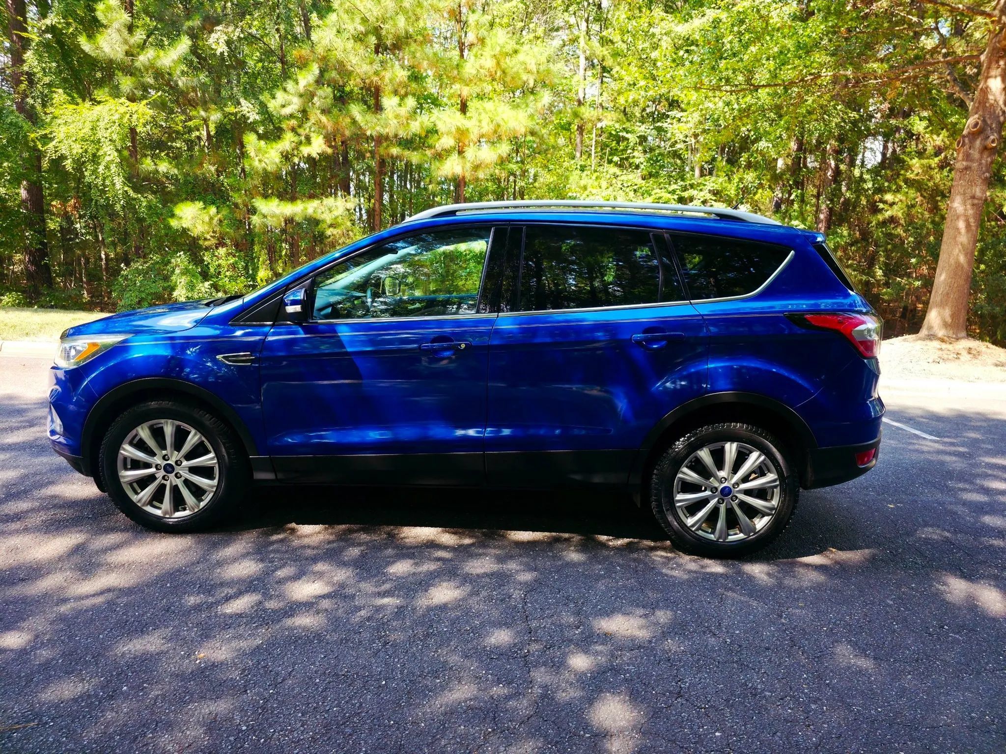 Used 2017 Ford Escape Titanium FWD image 6