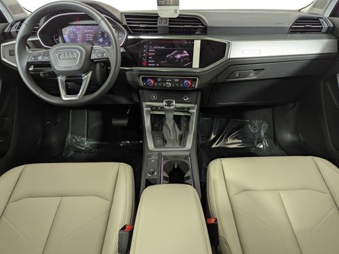 New 2025 Audi Q3 2.0T Premium image 10