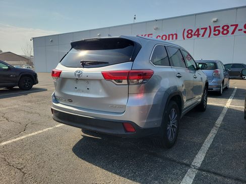 Used 2018 Toyota Highlander XLE image 4