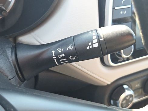 Used 2021 Nissan Versa SV image 35