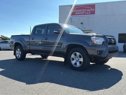 Used 2015 Toyota Tacoma 4x4 Double Cab w/ TRD Sport Package image 3