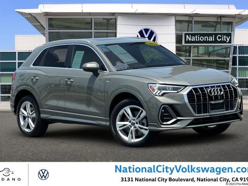Used 2023 Audi Q3 2.0T Premium w/ Convenience Package AWD/4WD image 1