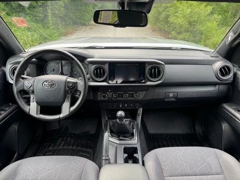 Used 2019 Toyota Tacoma TRD Off-Road AWD/4WD image 21