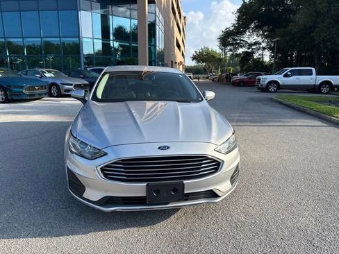 Used 2019 Ford Fusion SE FWD image 11