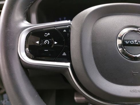 Used 2022 Volvo XC60 B6 R-Design w/ Advanced Package image 18