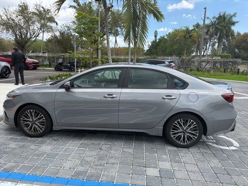 Used 2023 Kia Forte GT-Line image 2