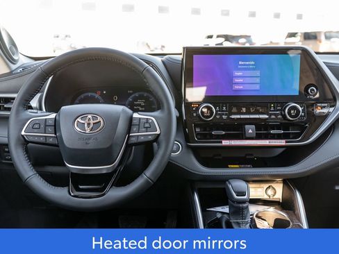 New 2026 Toyota Highlander Platinum image 17