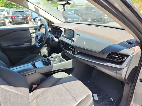 Used 2021 Nissan Rogue SV FWD image 17