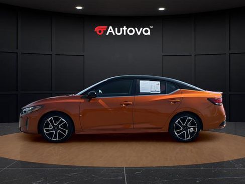 Used 2025 Nissan Sentra SR image 2