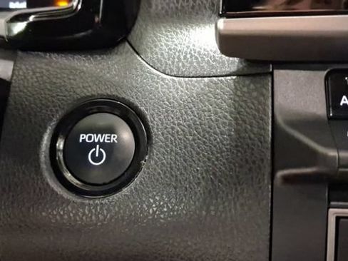 Used 2025 Toyota Camry SE FWD image 29