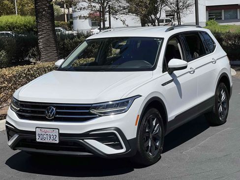 Used 2022 Volkswagen Tiguan SE FWD image 13