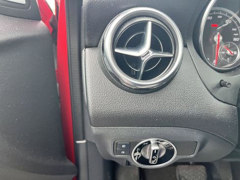 Used 2019 Mercedes-Benz GLA 250 4MATIC image 23