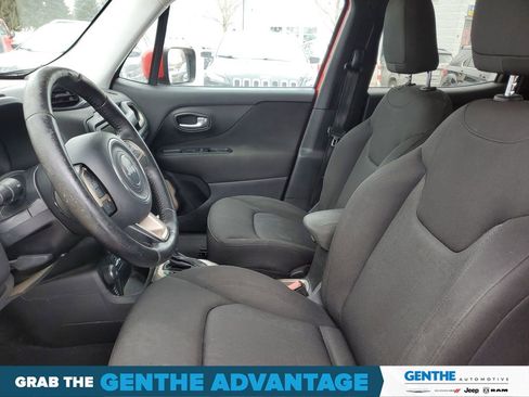 Used 2016 Jeep Renegade Latitude AWD/4WD image 6