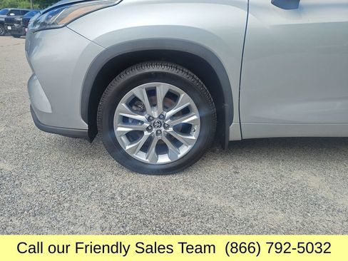 Used 2022 Toyota Highlander Limited AWD/4WD image 27