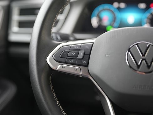 Used 2025 Volkswagen Atlas Cross Sport SE image 18