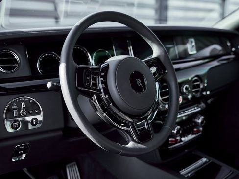 Used 2024 Rolls-Royce Phantom Sedan image 48