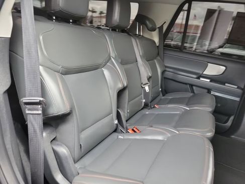 Certified 2025 Ford Expedition Active AWD/4WD image 25