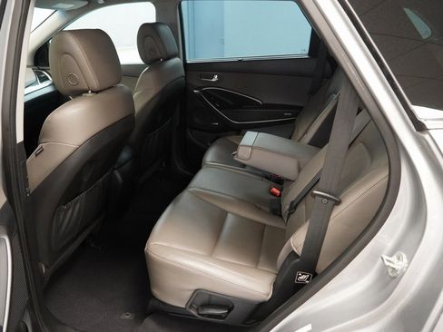 Used 2016 Hyundai Santa Fe SE w/ Option Group 03 image 19