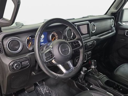 Used 2018 Jeep Wrangler Unlimited Sahara w/ LED Lighting Group AWD/4WD image 16
