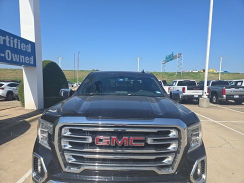 Used 2020 GMC Sierra 1500 SLT RWD image 2